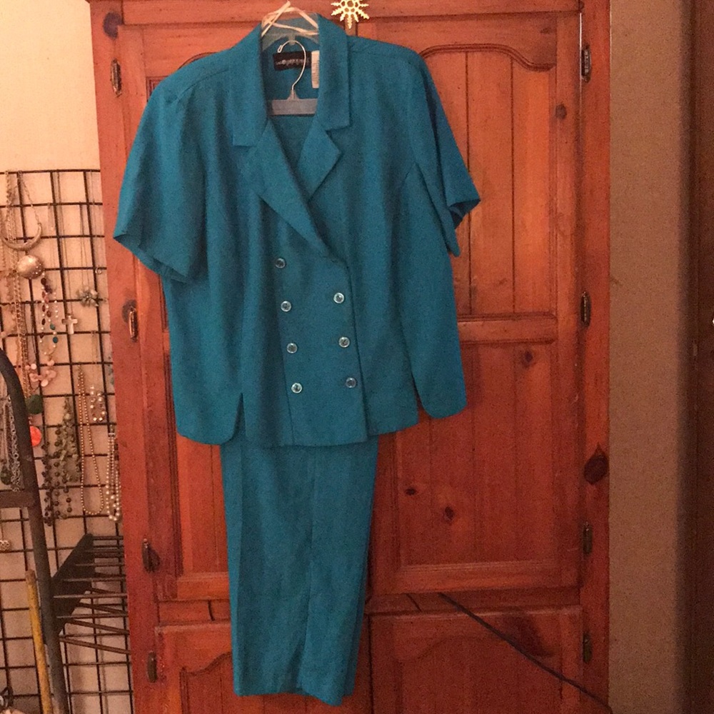 SagHarbor Blue Pant Suit Size 22W.